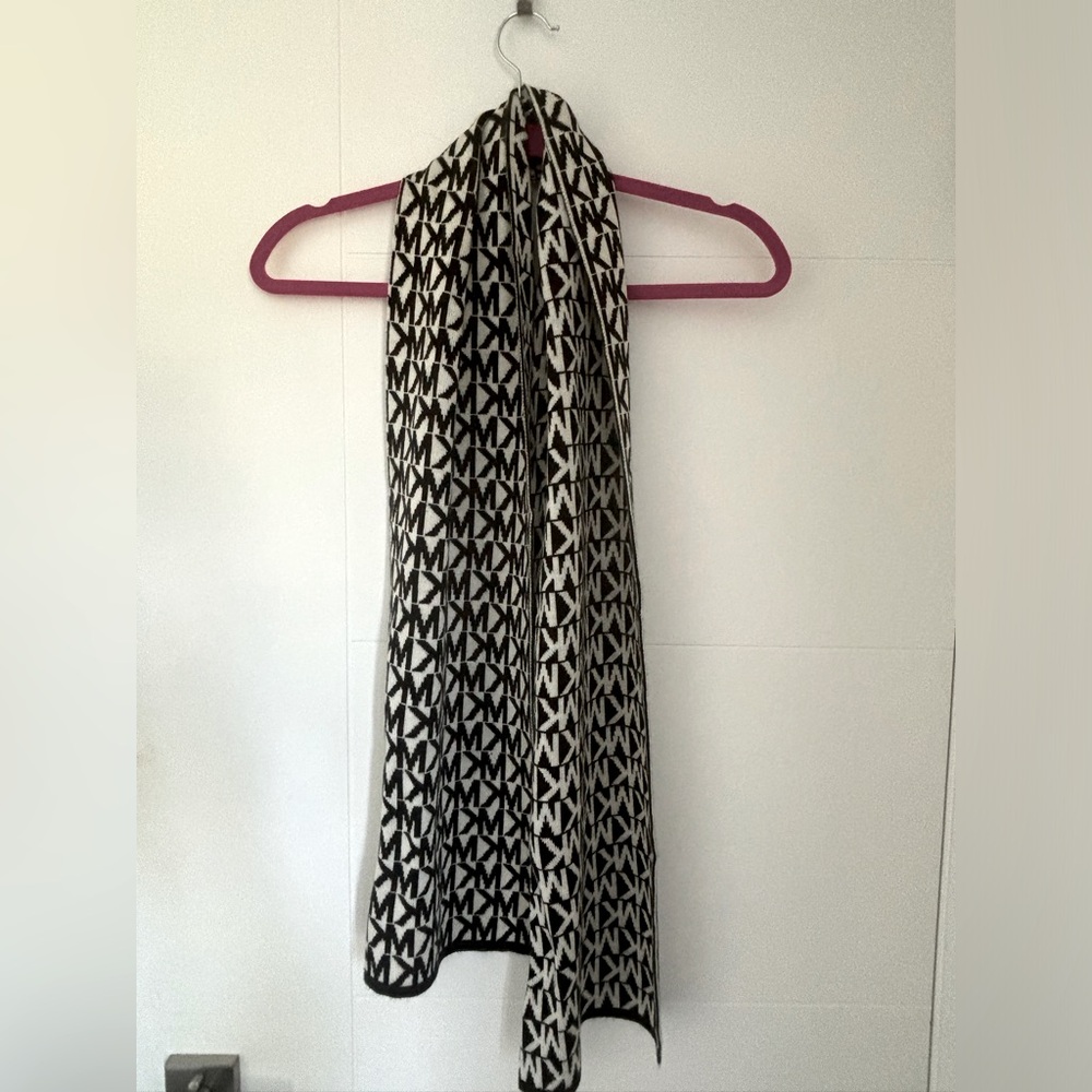 Michael Kors winter scarf